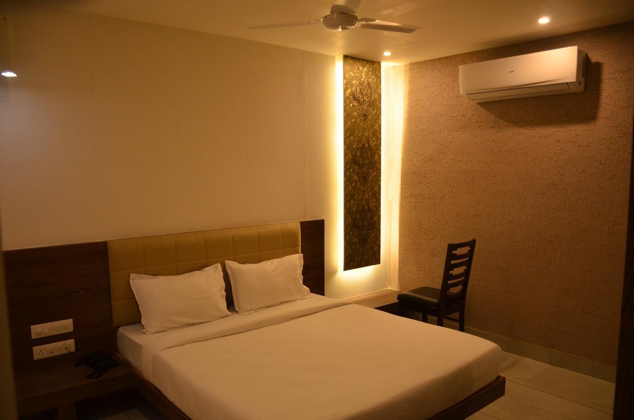 Отель Apple Residency Patan  Экстерьер фото