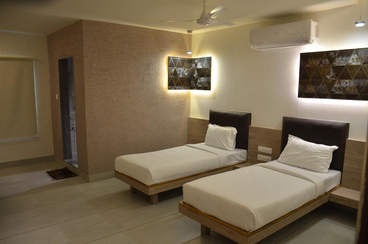 Отель Apple Residency Patan  Экстерьер фото