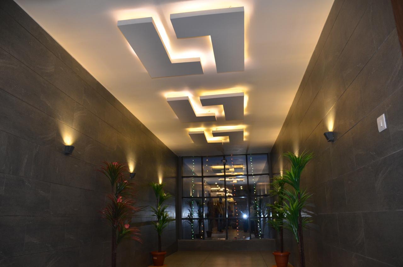 Отель Apple Residency Patan  Экстерьер фото
