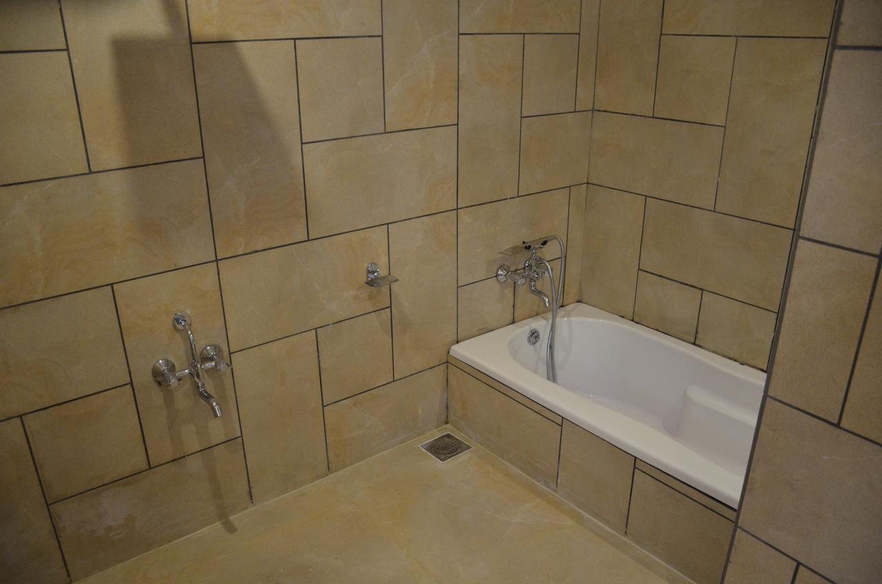 Отель Apple Residency Patan  Экстерьер фото