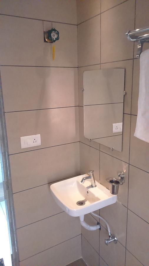 Отель Apple Residency Patan  Экстерьер фото