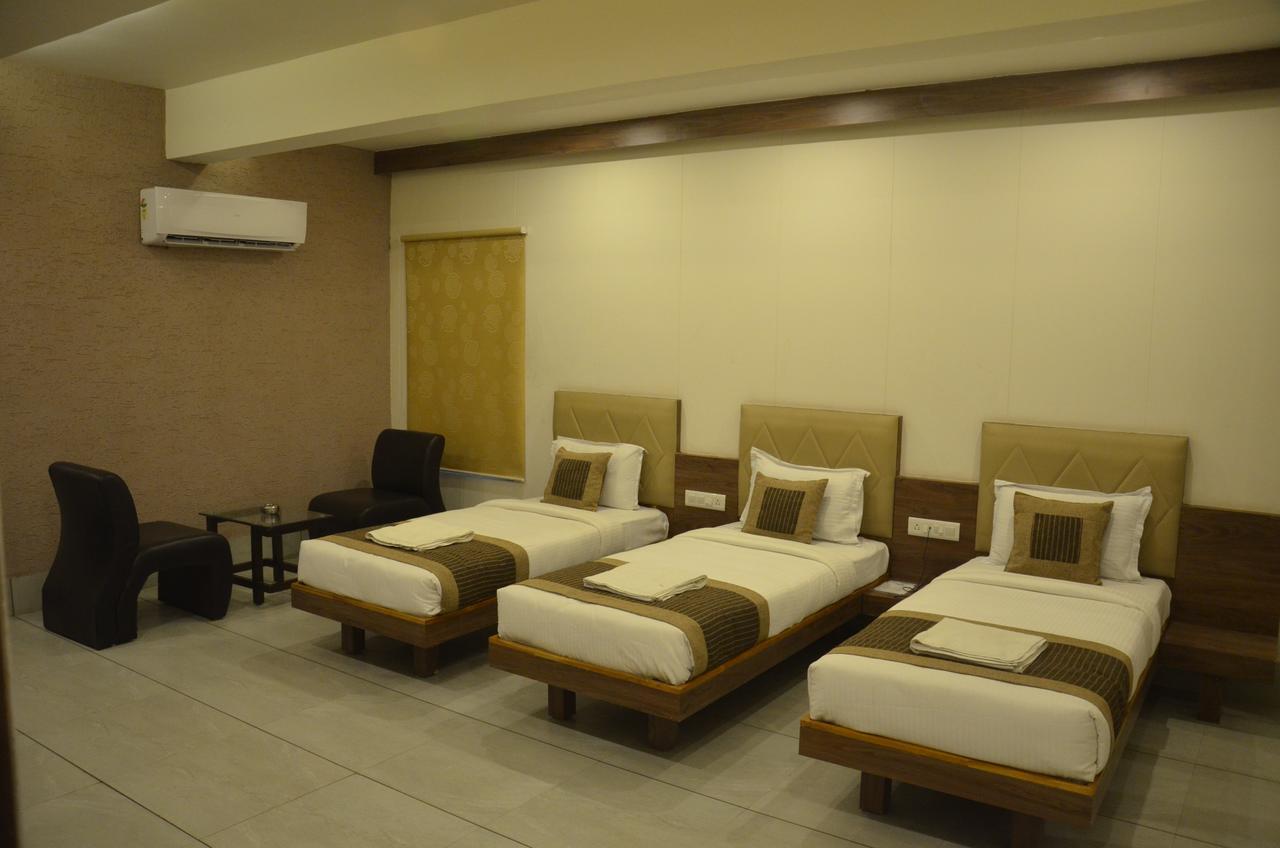 Отель Apple Residency Patan  Экстерьер фото