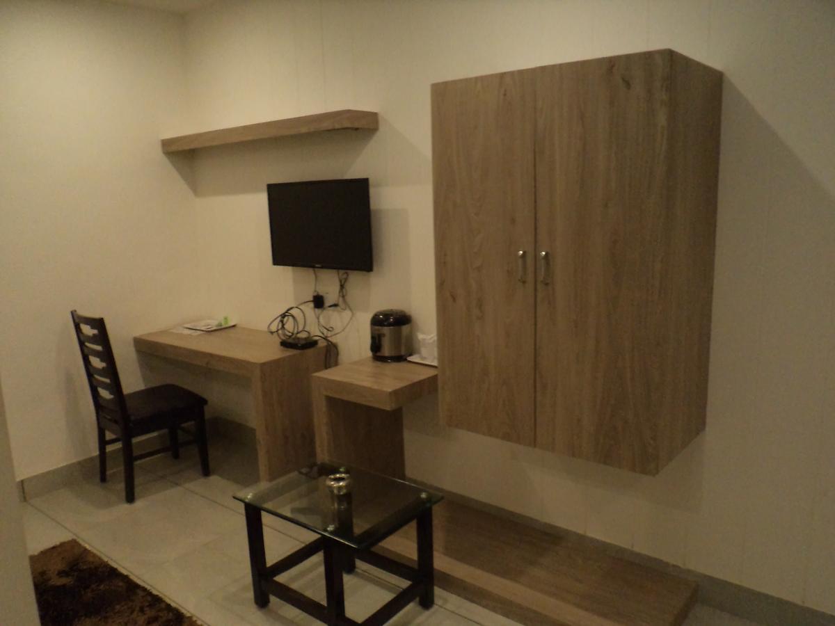 Отель Apple Residency Patan  Экстерьер фото