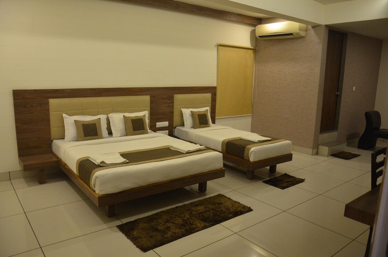Отель Apple Residency Patan  Экстерьер фото