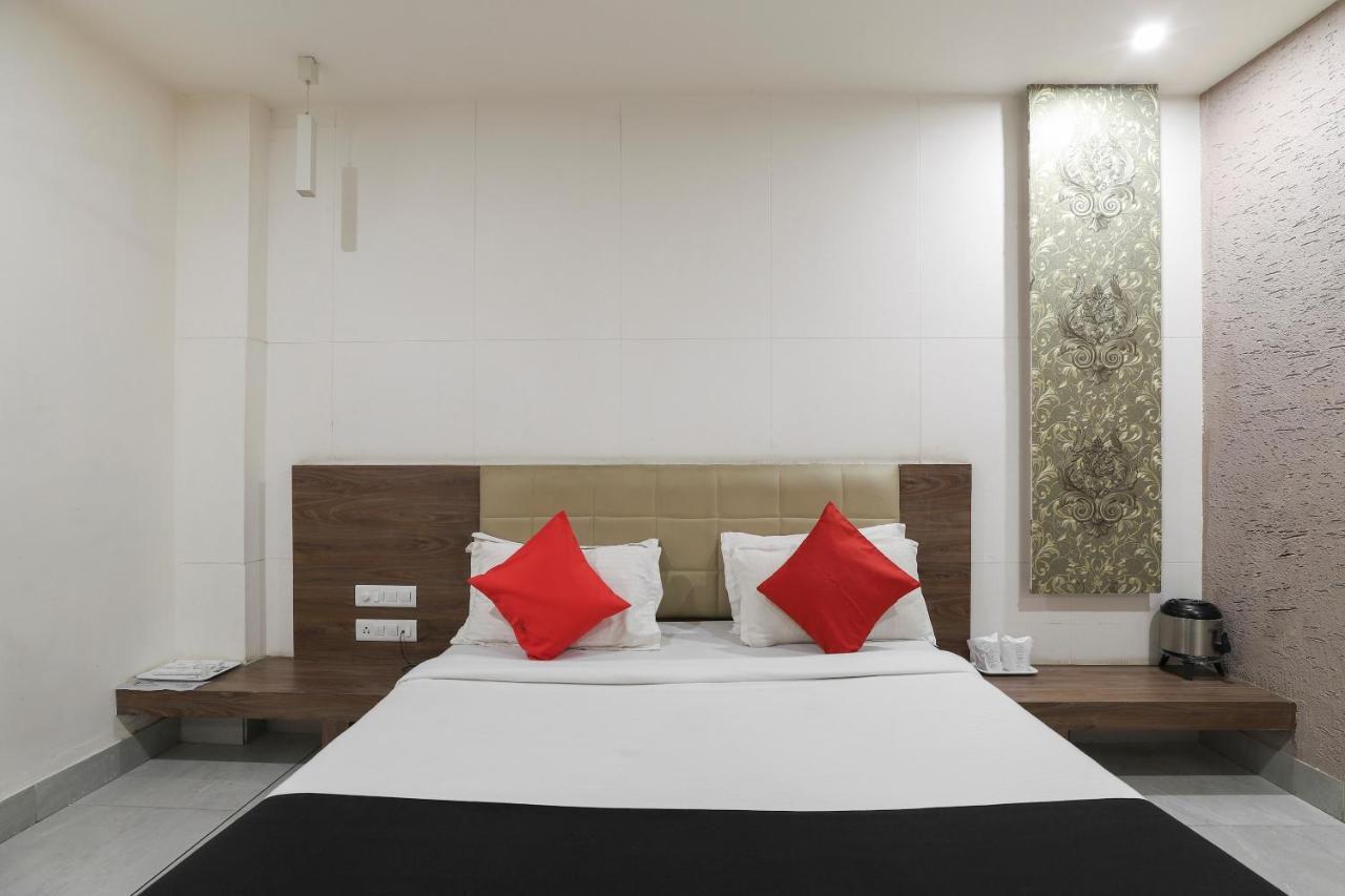 Отель Apple Residency Patan  Экстерьер фото
